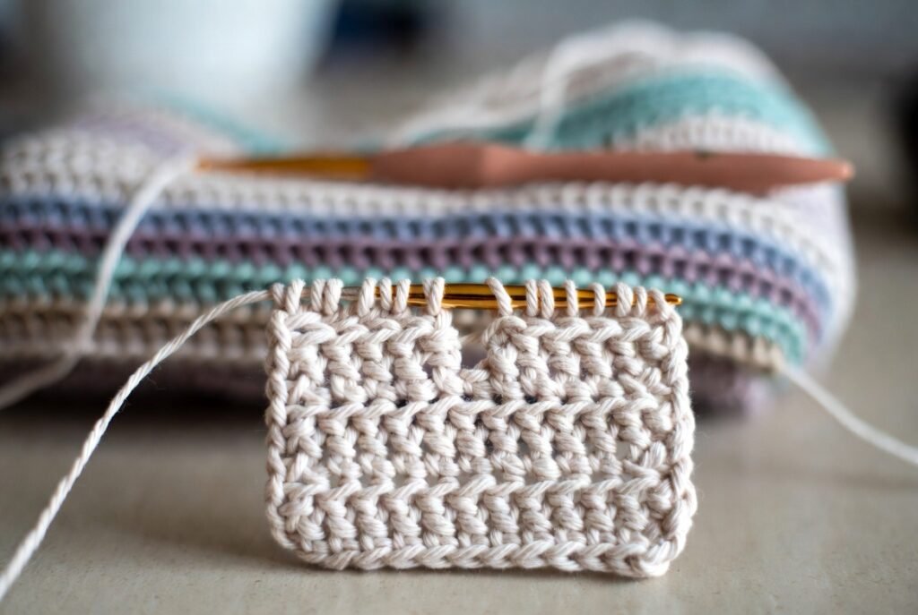 “foundation double crochet close-up tutorial clean edges”